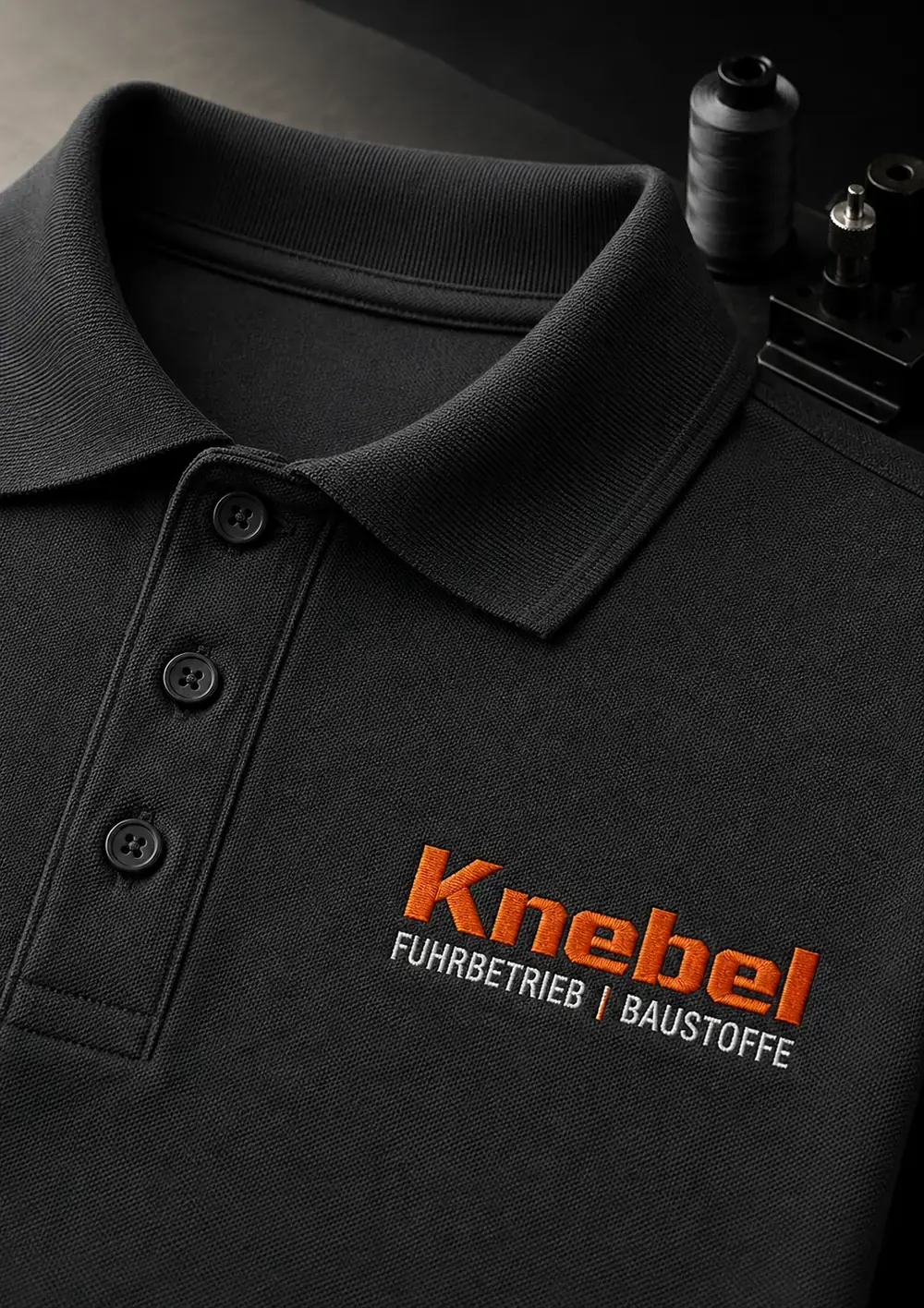 Besticktes Polo · Knebel